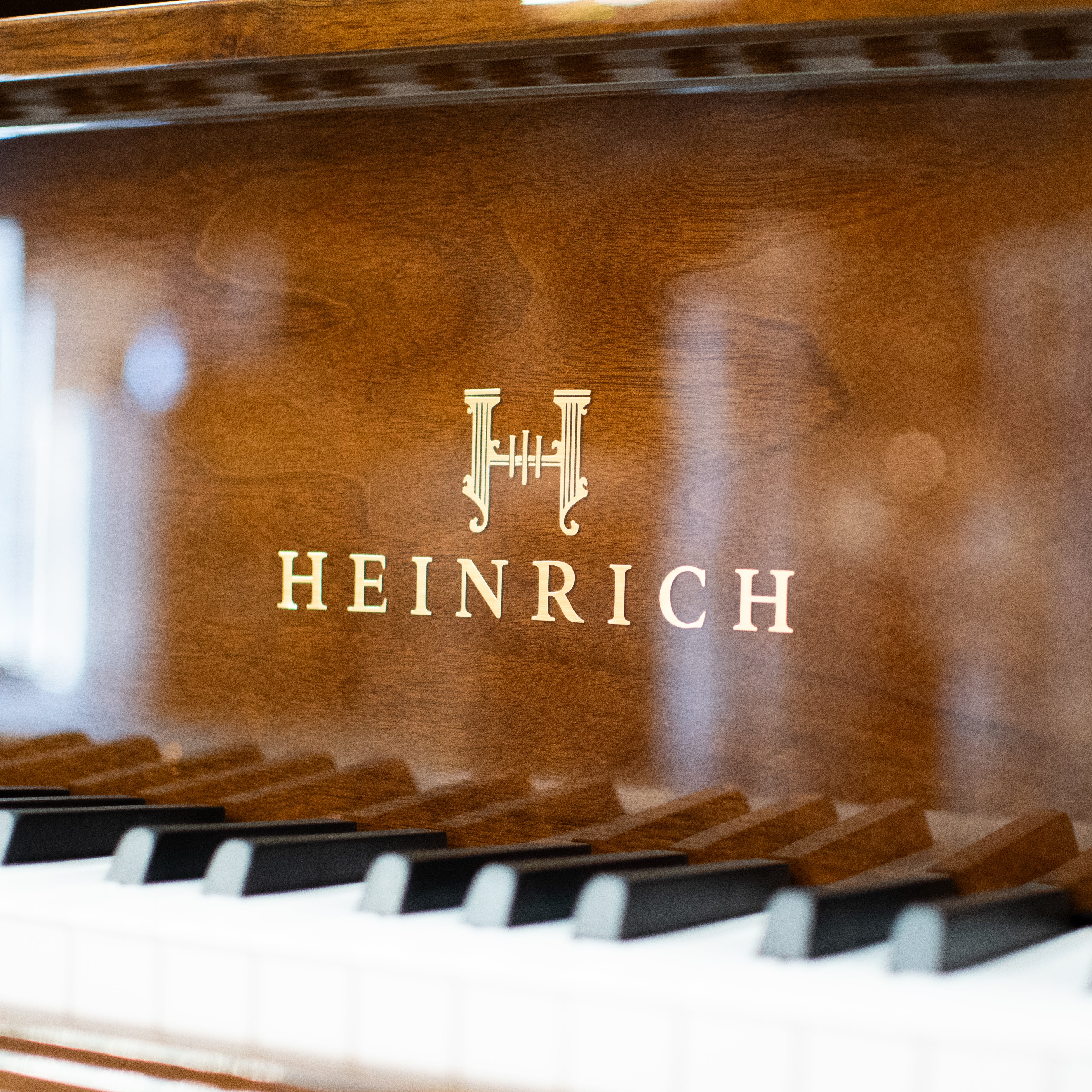 Heinrich HG-152 Grand Piano - WALNUT - Image 8
