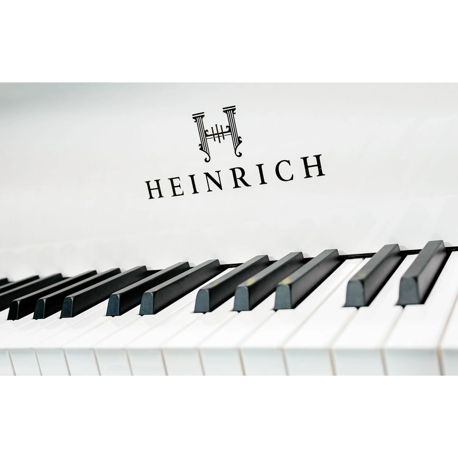 Heinrich HGP-152W WSP Round Legs Grand Piano – White - Image 21