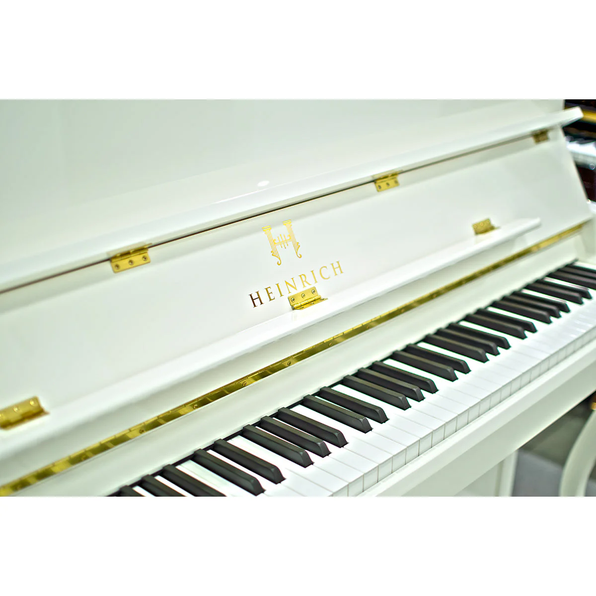 Heinrich HU‑110 Upright Piano – Polished White - Image 7