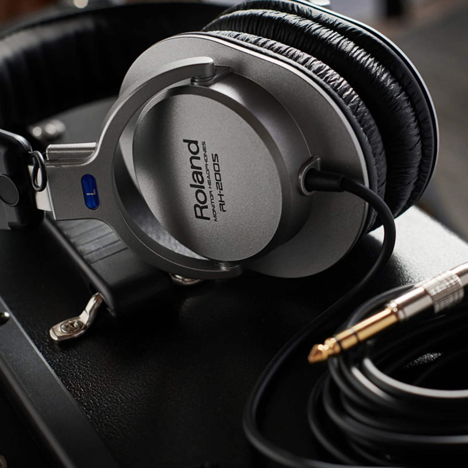 Roland RH-200S Stereo Monitor Headphones - Image 4
