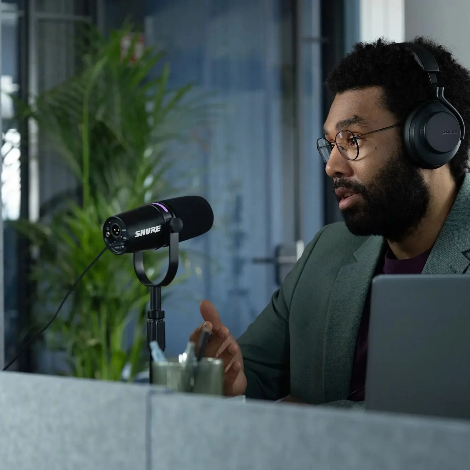 Shure MV7+-K Dynamic Hybrid Podcast Microphone - Image 4