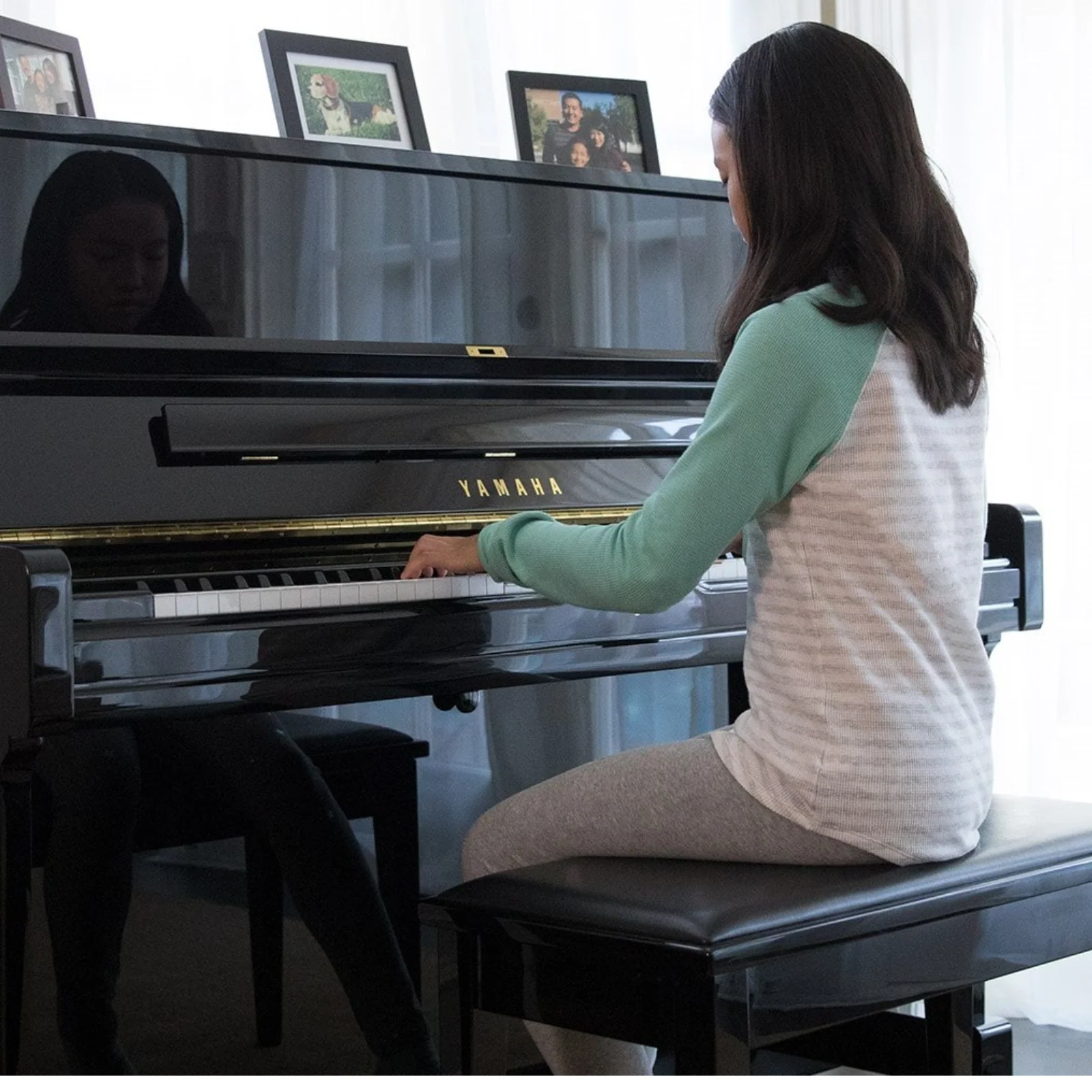 Yamaha U1 PE Upright Piano – Polished Ebony - Image 2