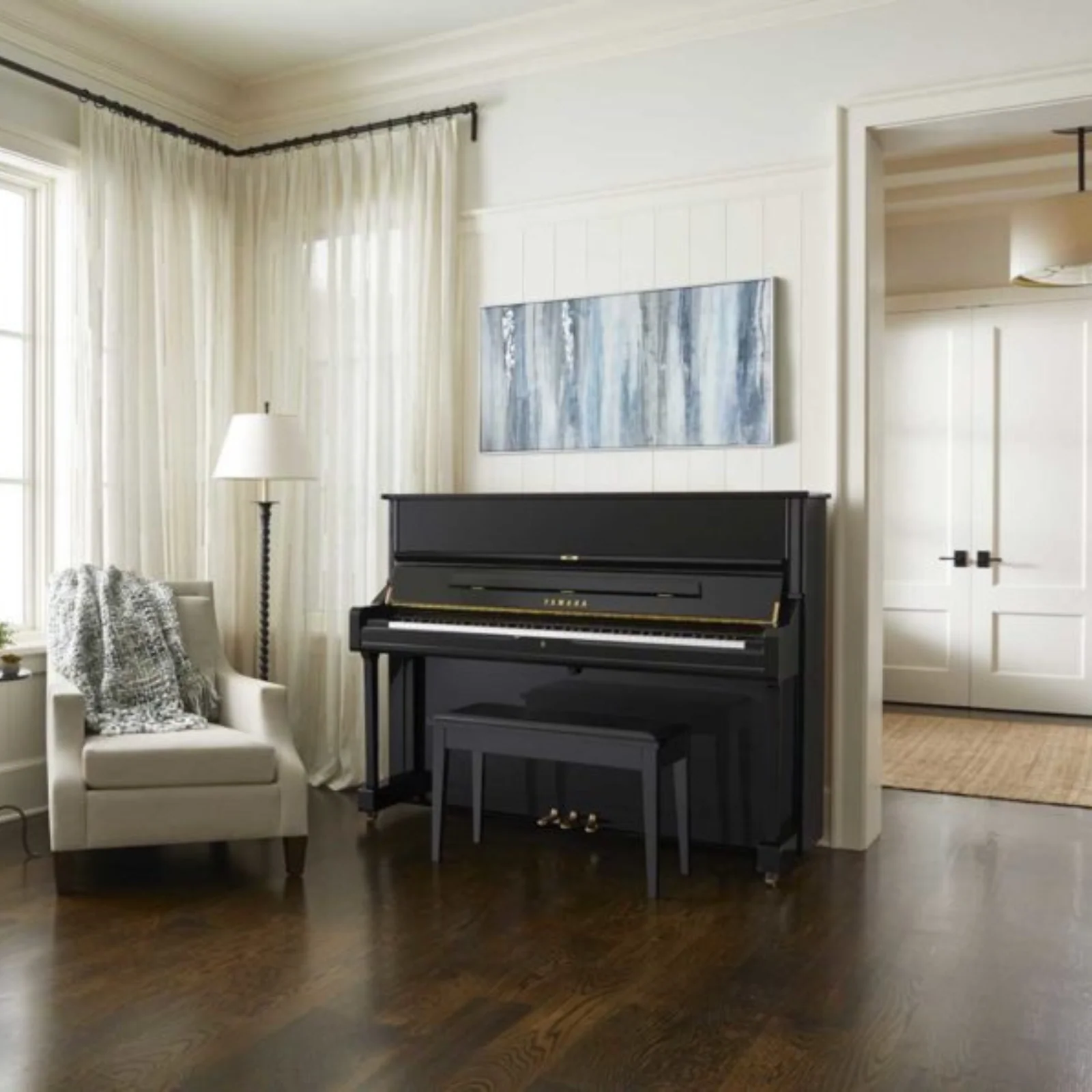 Yamaha U1 PE Upright Piano – Polished Ebony - Image 3